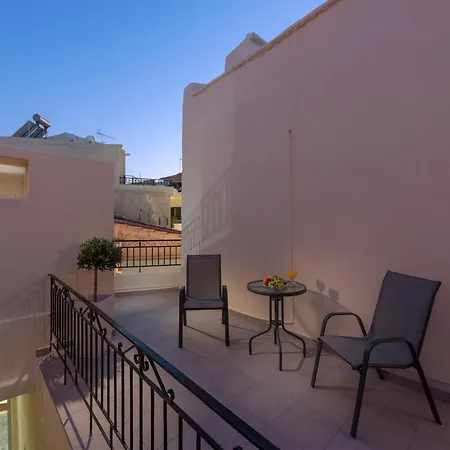 Roussa's In The Old Town Of Apartment